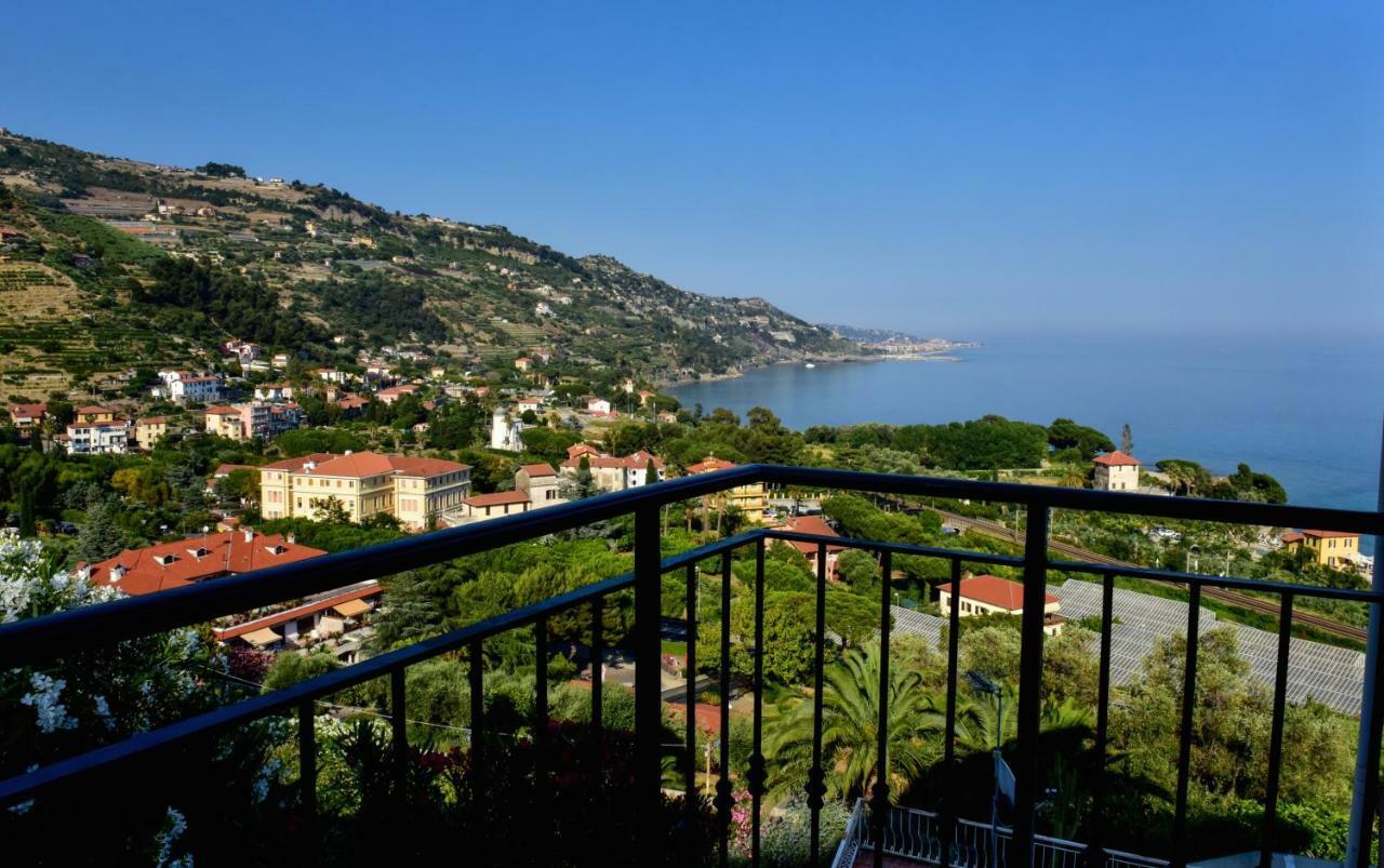 Agriturismo Un Mare Di Fiori Villa Ventimiglia Exterior photo