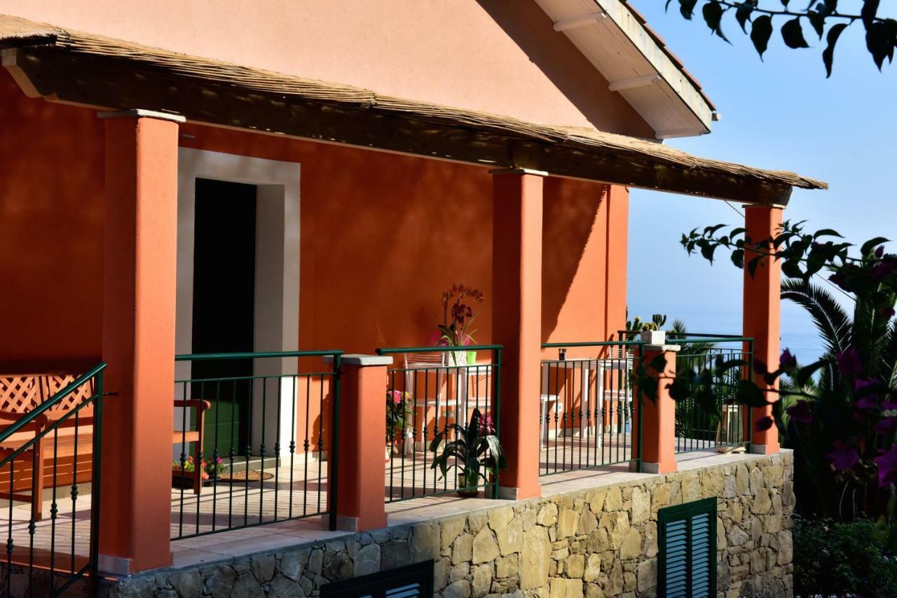 Agriturismo Un Mare Di Fiori Villa Ventimiglia Exterior photo