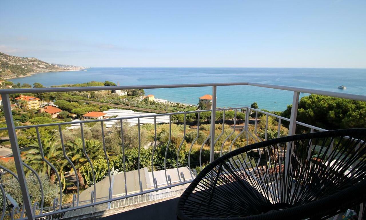 Agriturismo Un Mare Di Fiori Villa Ventimiglia Exterior photo